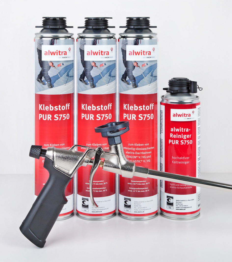 Mit dem alwitra-Klebstoff PUR S750 präsentiert der Flachdachspezialist alwitra GmbH, einen neuen, hochwirksamen und optimal auf die vlieskaschierten Dach- und Dichtungsbahnen EVALON® und EVALASTIC® abgestimmten Dachbahnenklebstoff.|Foto: alwitra